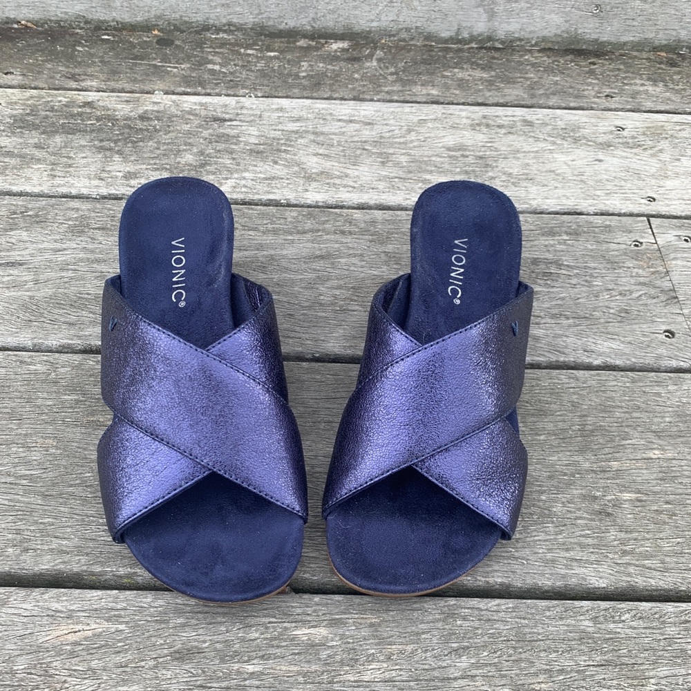 Vionic purple wedge slip on shoe